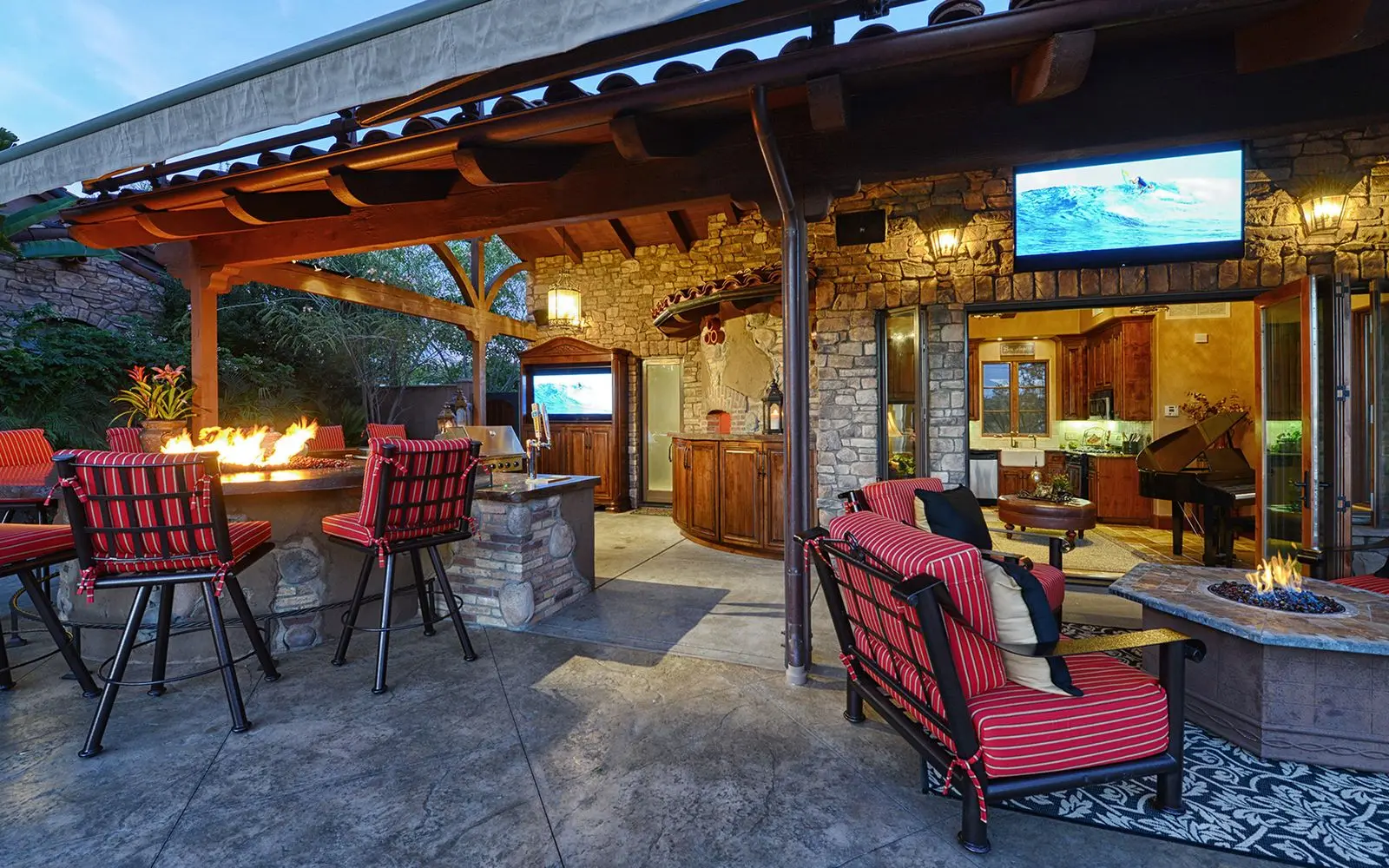 Coastal, Bluff, Lagoon, And View-Sensitive Remodeling