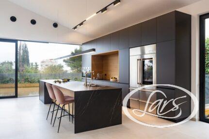 How do you make a kitchen practical