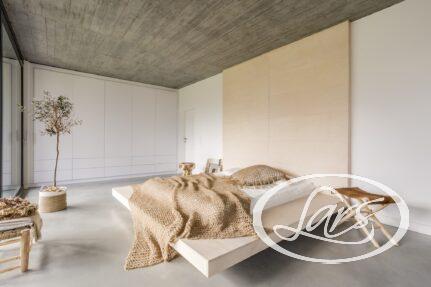 how-to-choose-the-right-ceiling-color-for-your-home