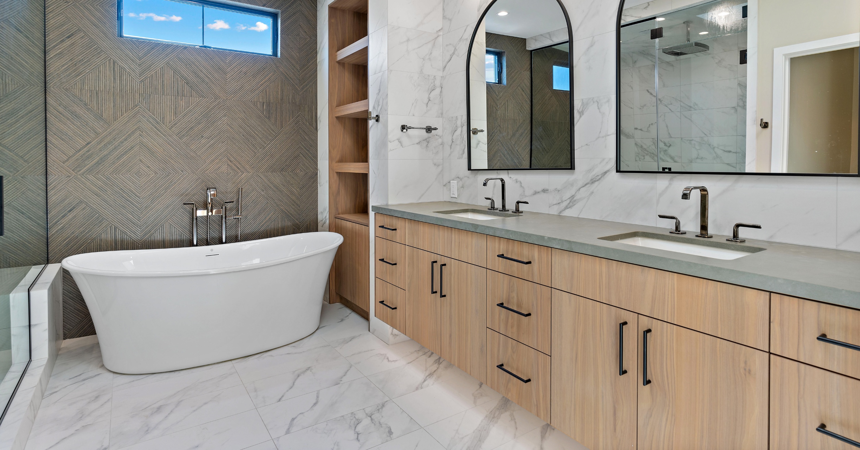 Designing the primary bathroom as an extension of the bedroom creates a cohesive suite. Features like double vanities, spa-inspired finishes, and custom storage are among the most requested upgrades in San Diego.
